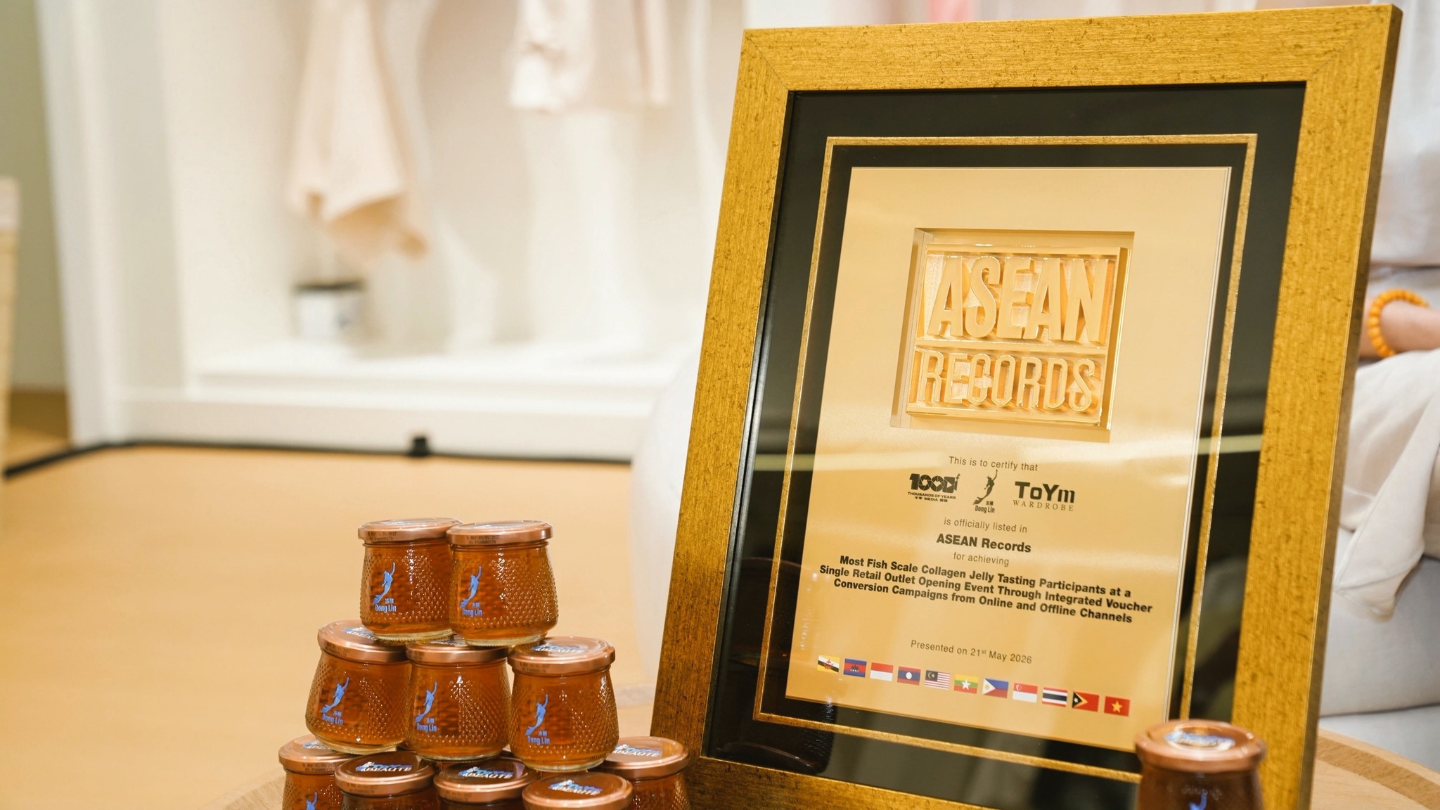 ASEAN Records Achievement: The Story Behind The Campaign 4 Asian Records ToYm Dong Lin Fish Scale Jelly